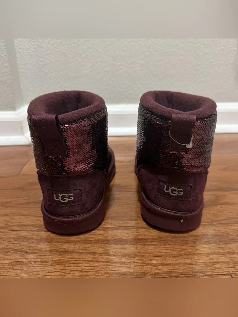 UGG Classic  Burgundy  Sequin Suede Girls  Boots Size US 3
